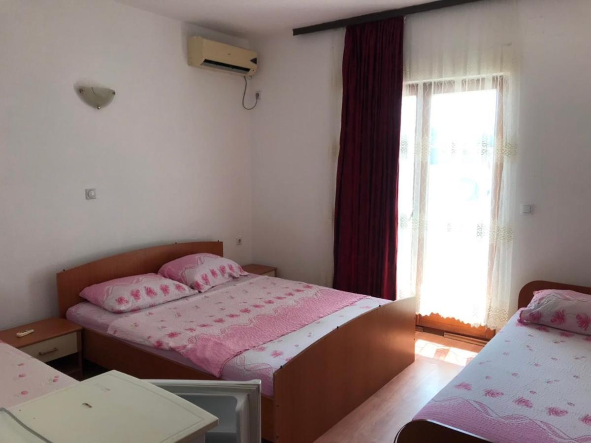Rooms Ajllin Ulcinj Exterior photo